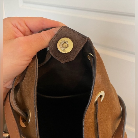 Michael Kors Tan Suede and Leather Crossbody Shoulder Bucket bag - Picture 4 of 7